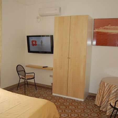 Arena Alfieri B&B Ливорно Номер фото